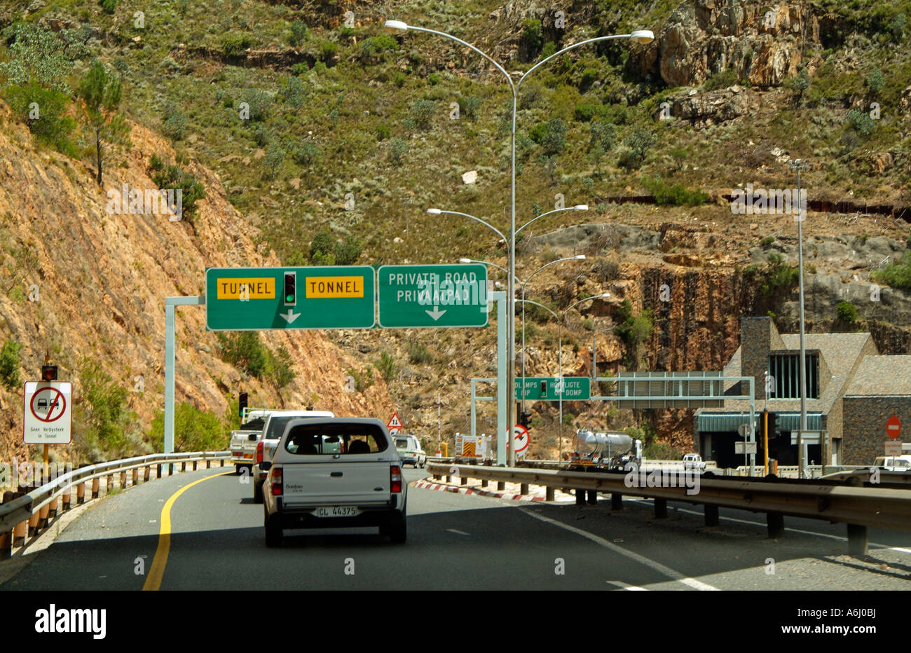 N1 Autobahn nördlich von Cape Town The Huguenot Tunnel Eingang und