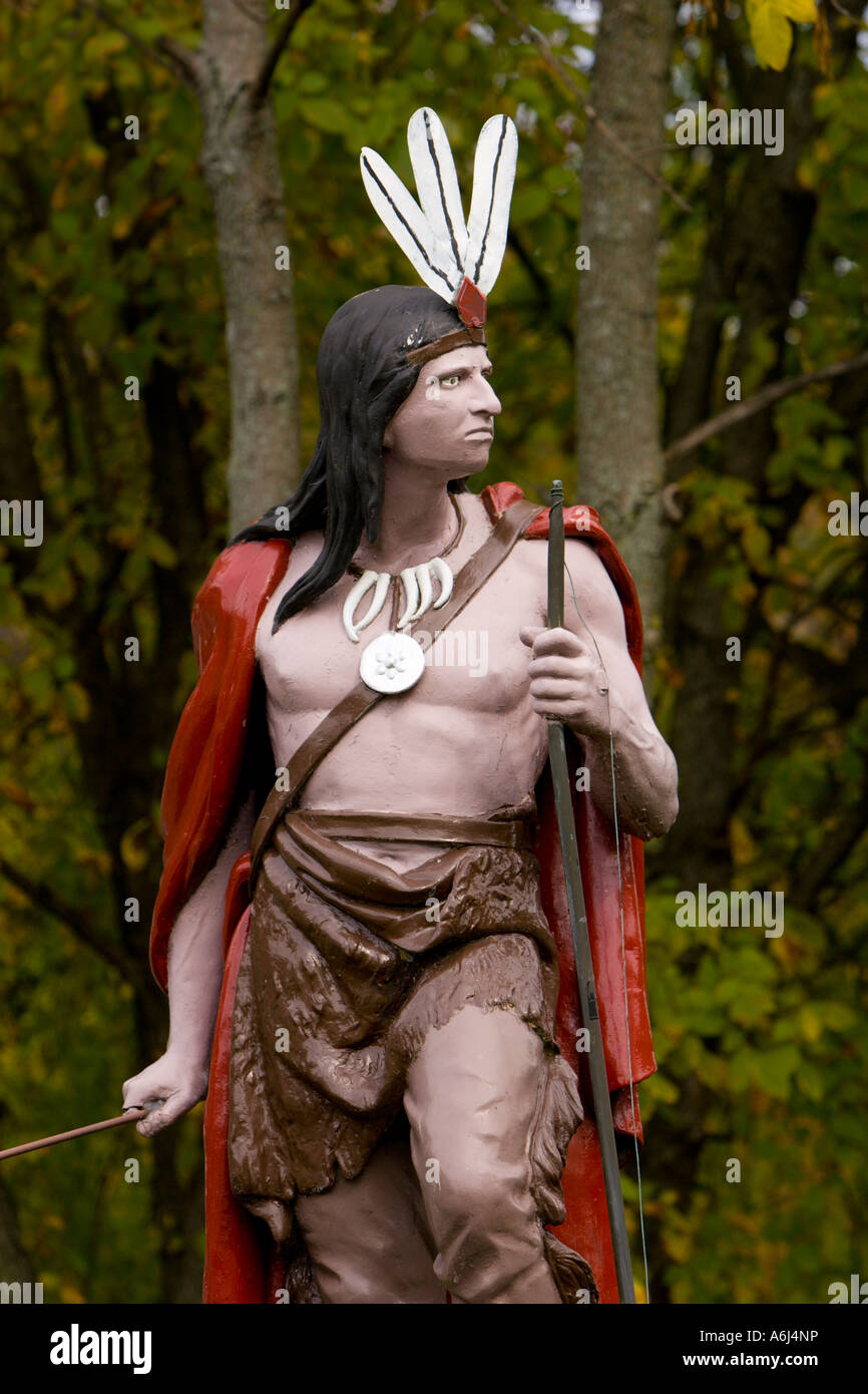 Bemalte Statue von Native American Indian, Stadt im Jahre 1907 von ansässigen und Temperance Führer David Fletcher Gotham gespendet Stockfoto