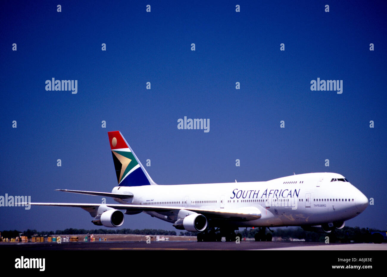 South African Airways Boeing 747 auf dem Rollfeld am Cape Town International Airport. Stockfoto