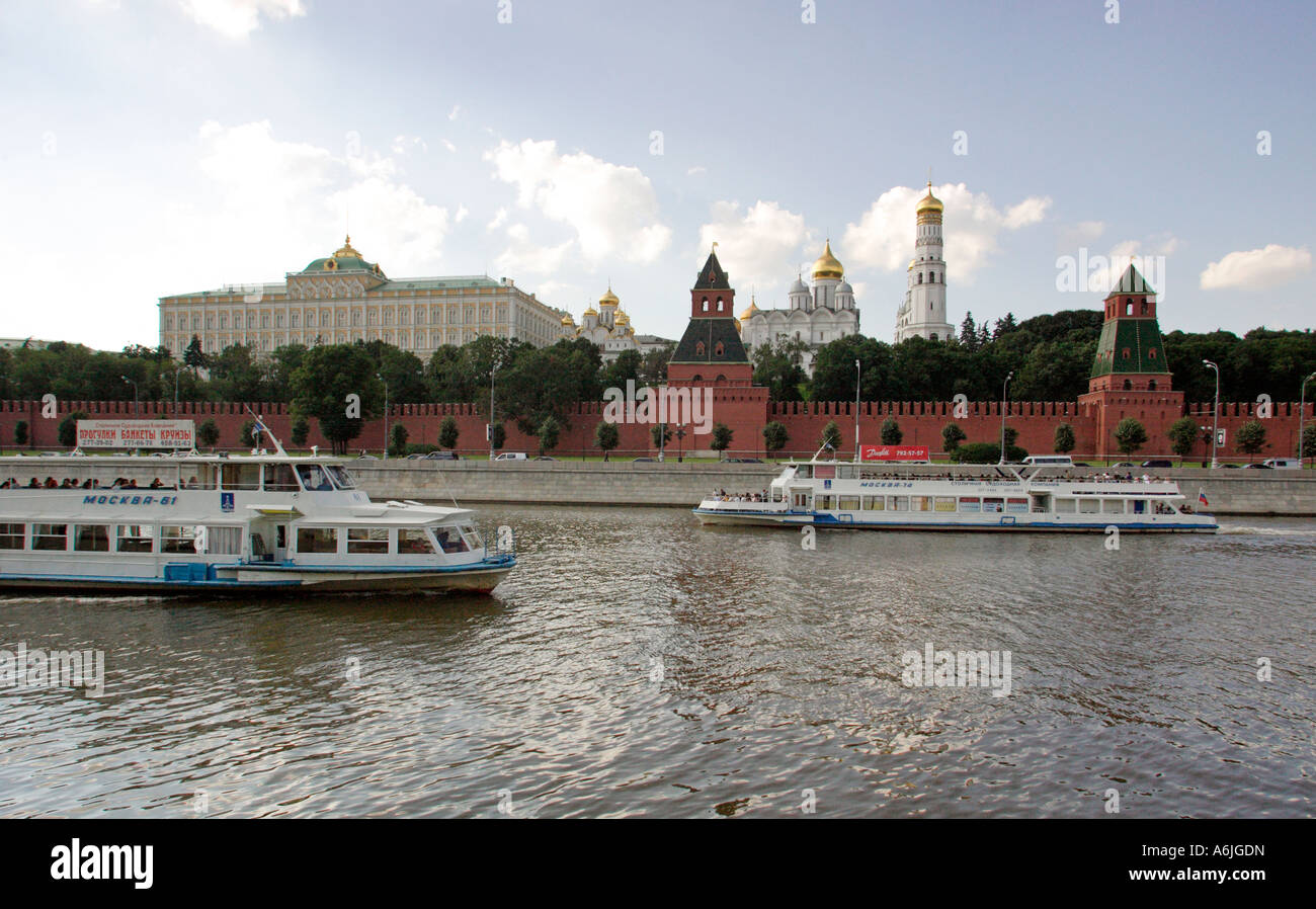 Die Grand Kremlin Palace und dem Fluss Moskau, Russland Stockfoto