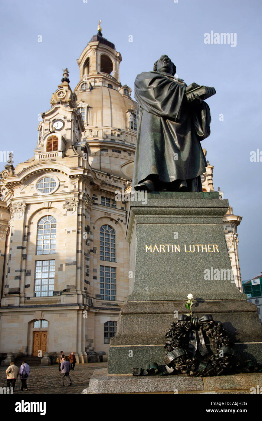 Frauenkirche und Martin Luther Denkmal am Abend, Dresden, Deutschland Stockfoto