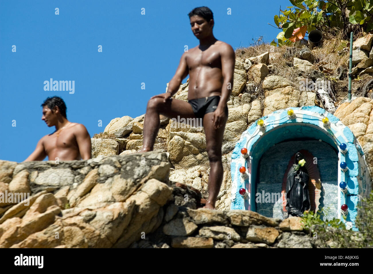 Taucher aus Quebrada Klippen - Acapulco Stockfoto