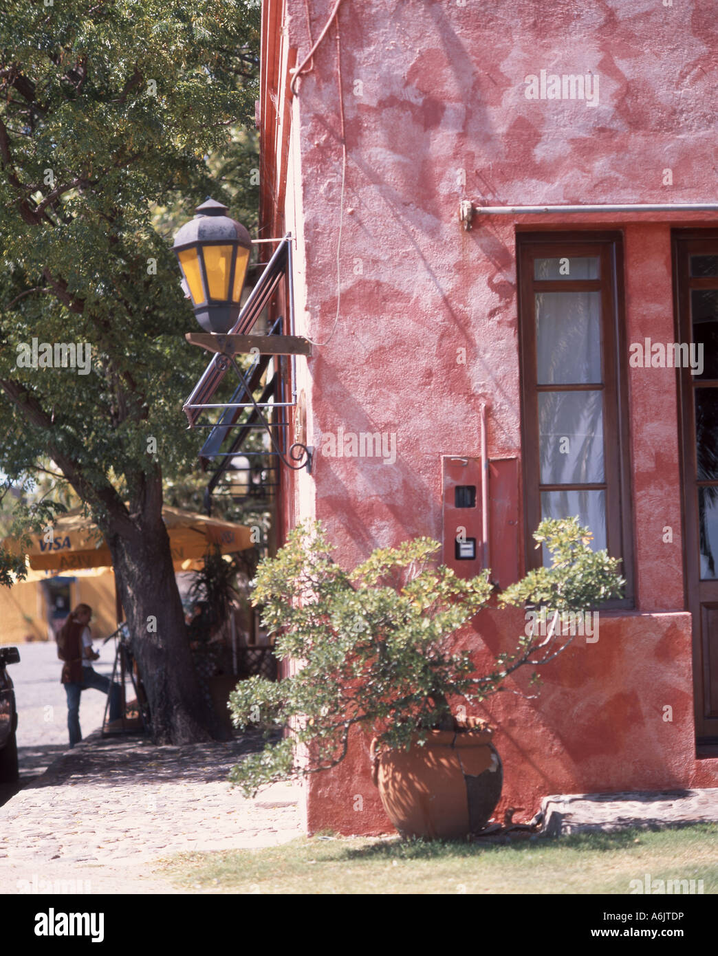 Straßenszene, Altstadt, Colonia Del Sacramento Colonia, Republik östlich des Uruguay Stockfoto