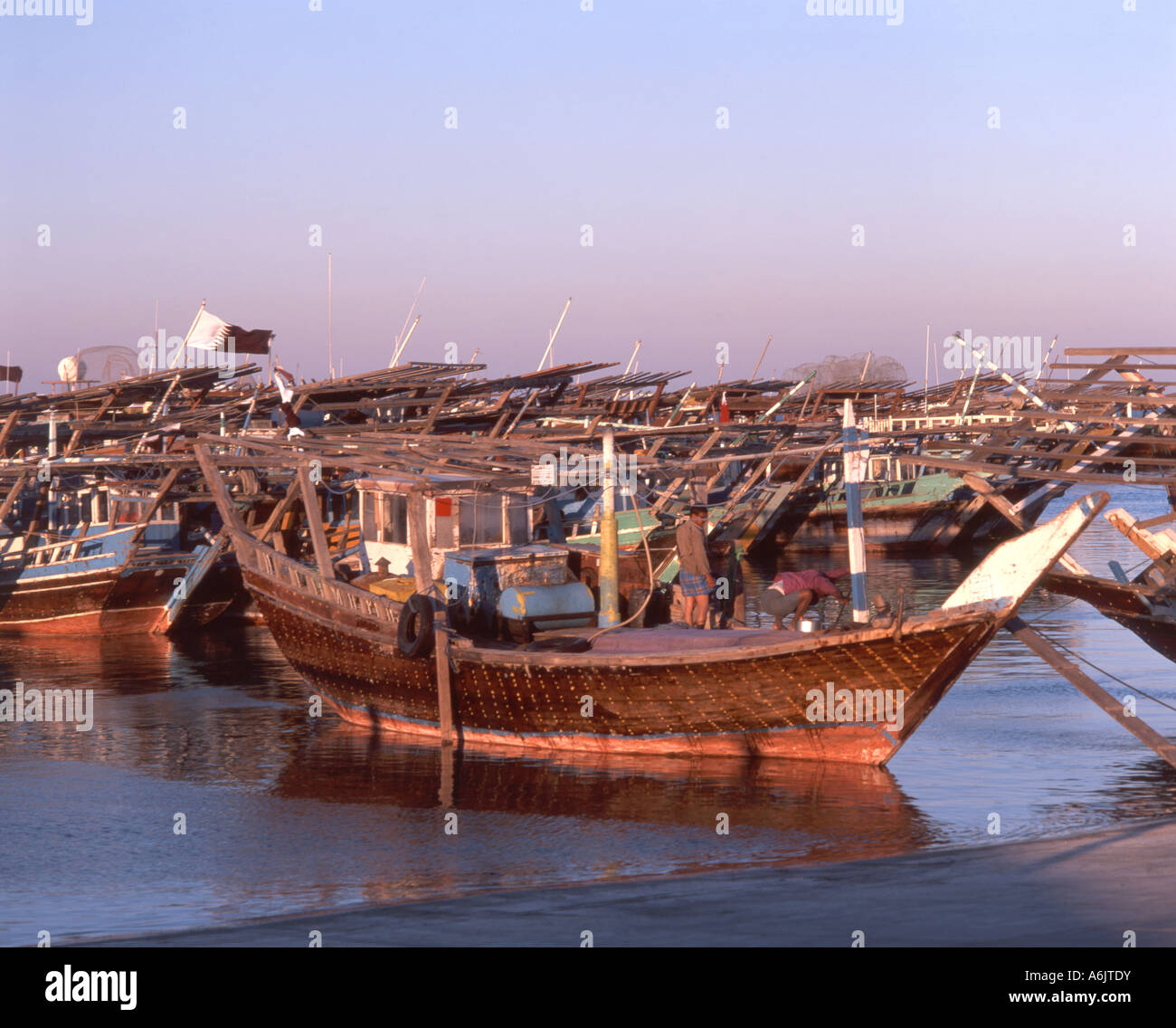 Bootshafen bei Sonnenuntergang, Al Khor, Al Khawr Governorate, Katar Stockfoto