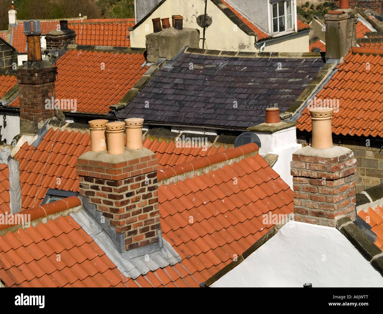 Traditionelles Haus in der historischen Fischerdorfes Dorf Staithes Dächer Stockfoto