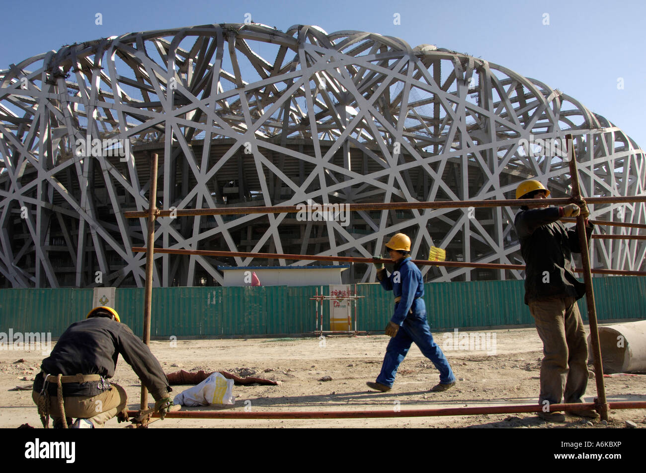Baustelle des Nationalstadions bekannt als das Vogelnest für die Olympischen Spiele 2008 in Peking Stockfoto