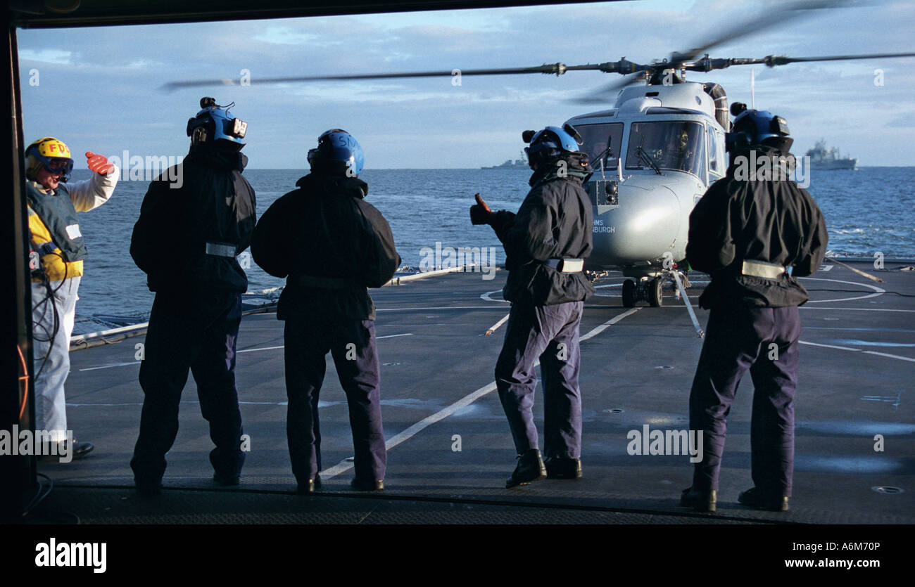 Flight Deck OP auf dem britischen Type 42 Zerstörer HMS Edinburgh Stockfoto