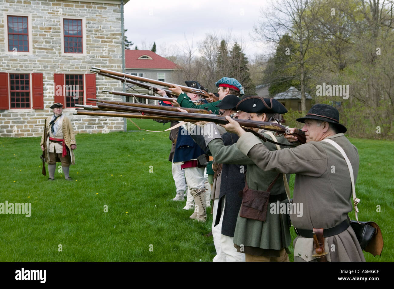 Schuylers Firma New York Provinziale von Albany reenacting Militär bohrt alte Fort Johnson Amsterdam Stockfoto