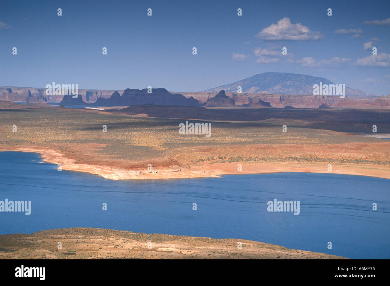 Navajo Berg mit Blick auf Lake Powell Glen Canyon National Recreation Area in der Nähe von Page Arizona Stockfoto