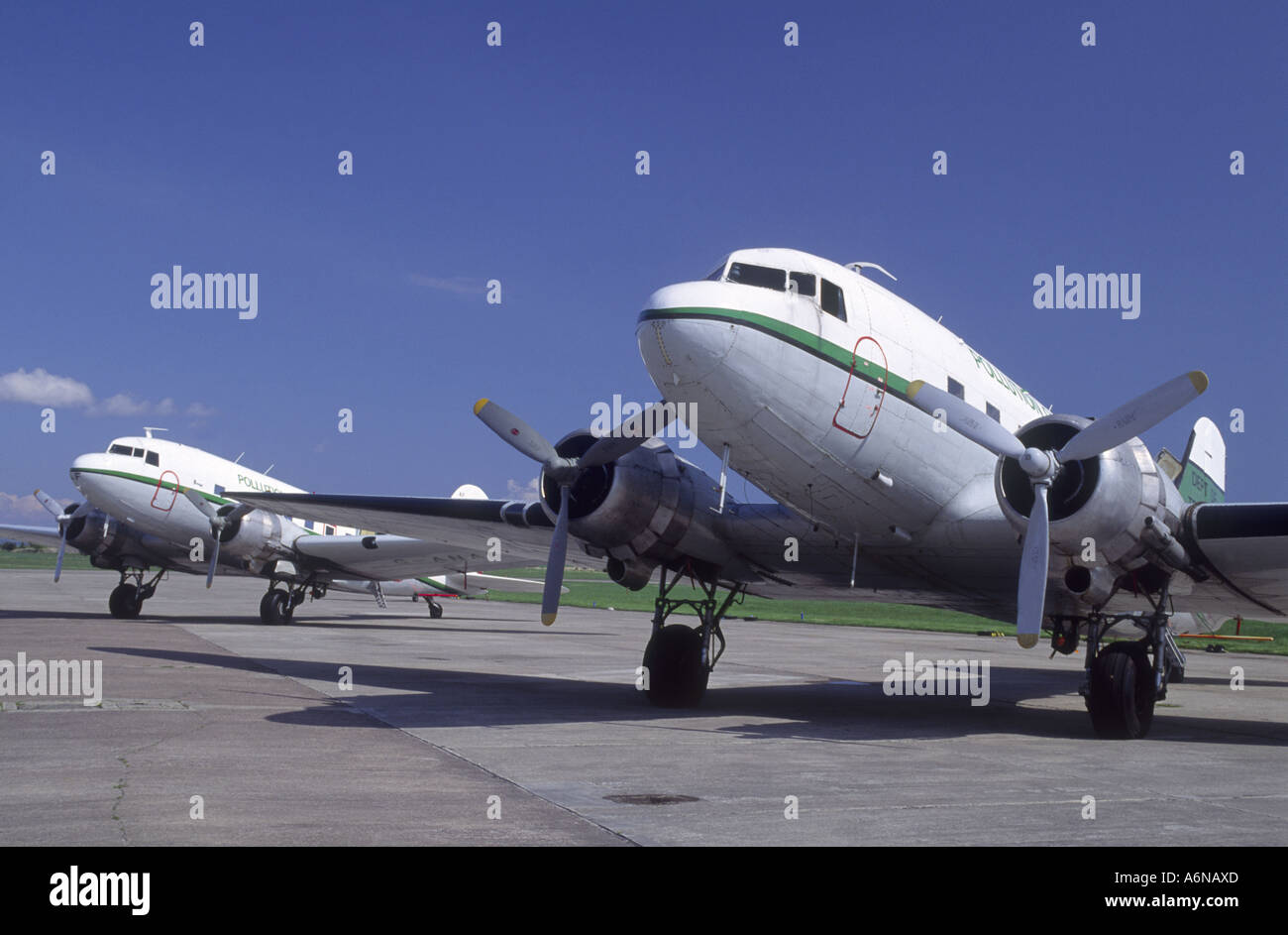 Douglas DC3 Öl Verschmutzung Dispergiermittel Agent Flugzeuge.   GAV 2278-237 Stockfoto