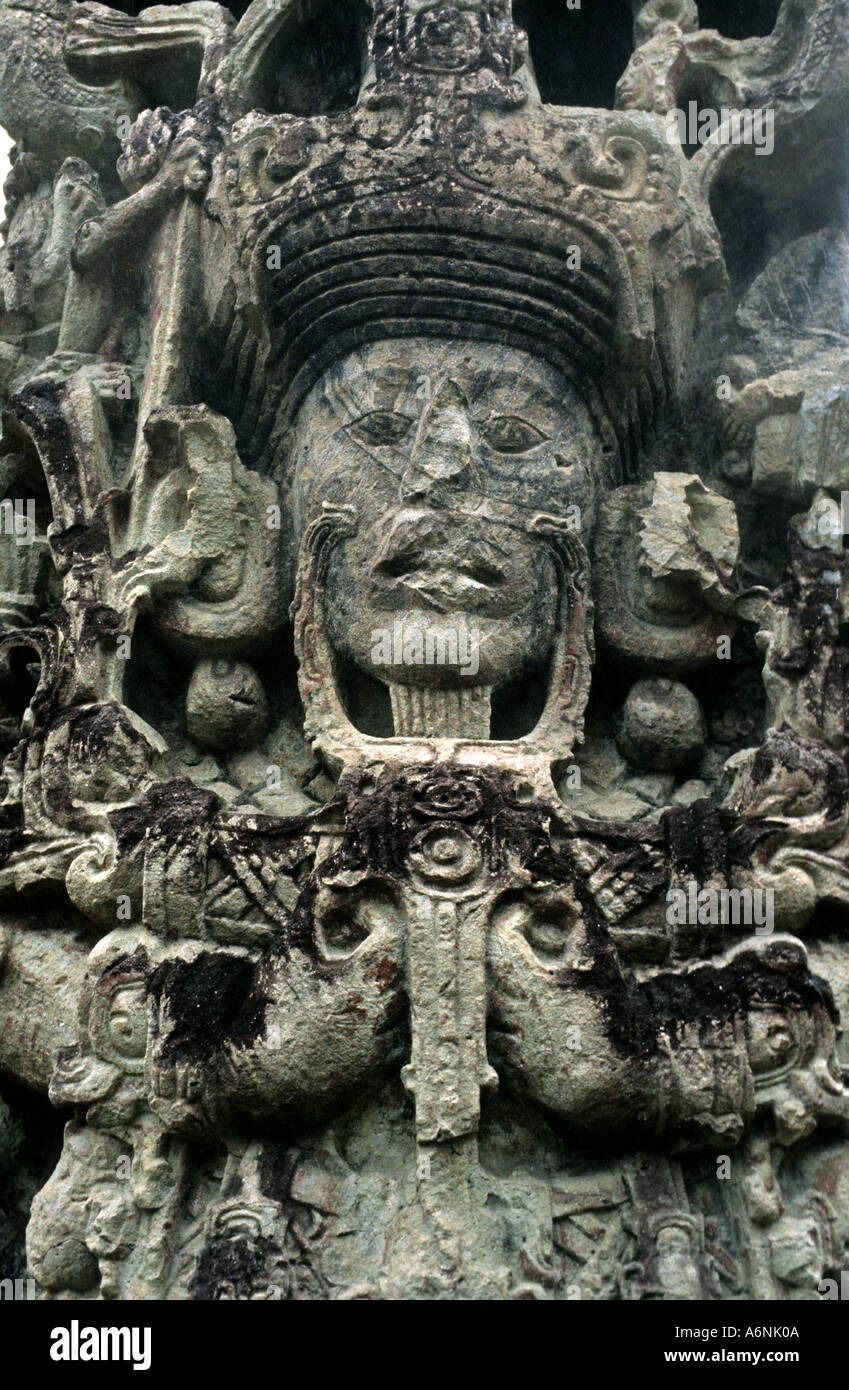 Stela B Stone geschnitzten Megalith Darstellung alten Maya König Copan Honduras Maya Ruinen Mittelamerika Stockfoto