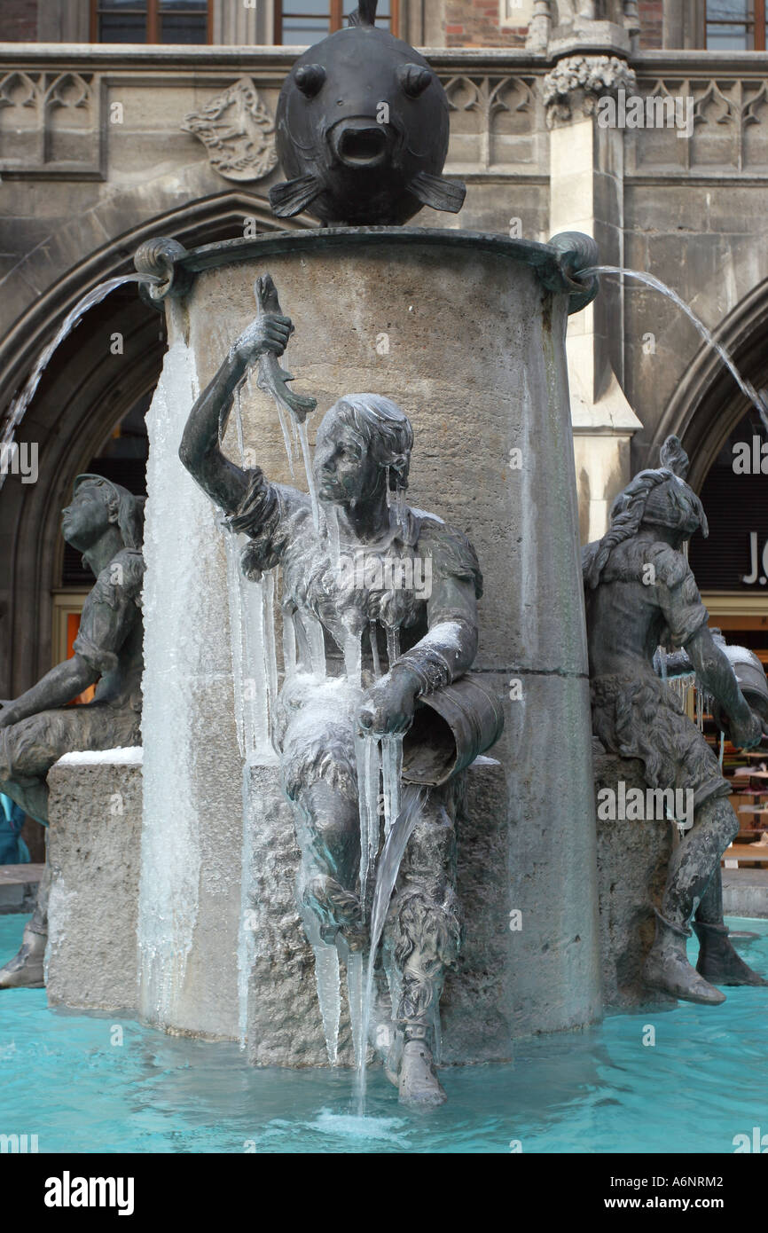 Fischbrunnen, Marienplatz, München, Bayern, Deutschland Stockfoto