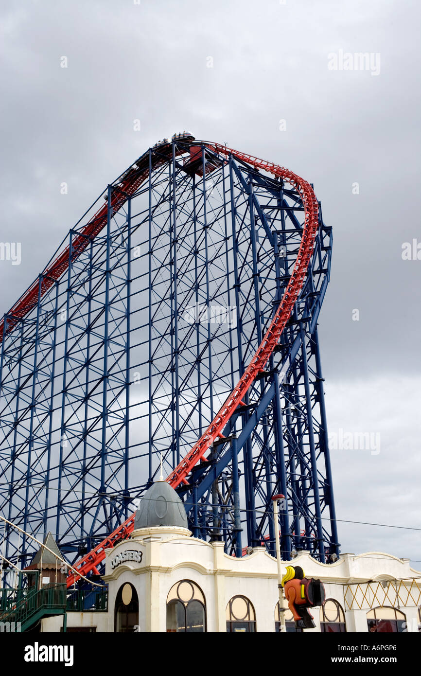 Der big Dipper in Blackpool Pleasure Beach, Blackpool, Lancashire, England fahren Stockfoto