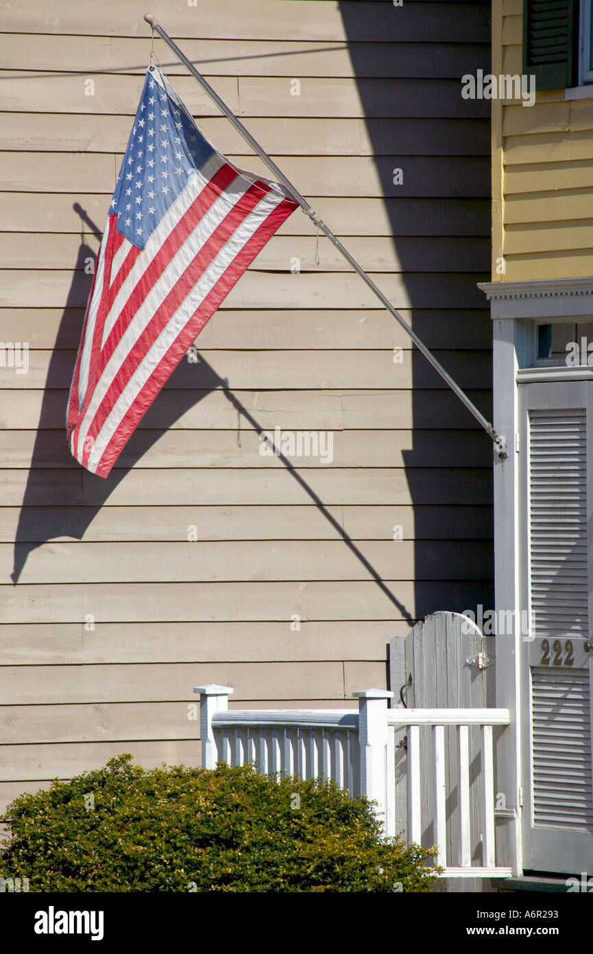 Die Flagge der Vereinigten Staaten auf ein Haus in Chesapeake Südstadt in Cecil County Maryland angezeigt Stockfoto