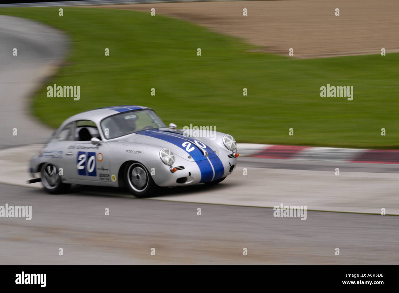 Dave Burton Rennen seinem 1964 Porsche 356C beim SVRA Sprint Oldtimer Grand Prix auf der Mid-Ohio Sports Car Course 2004 Stockfoto