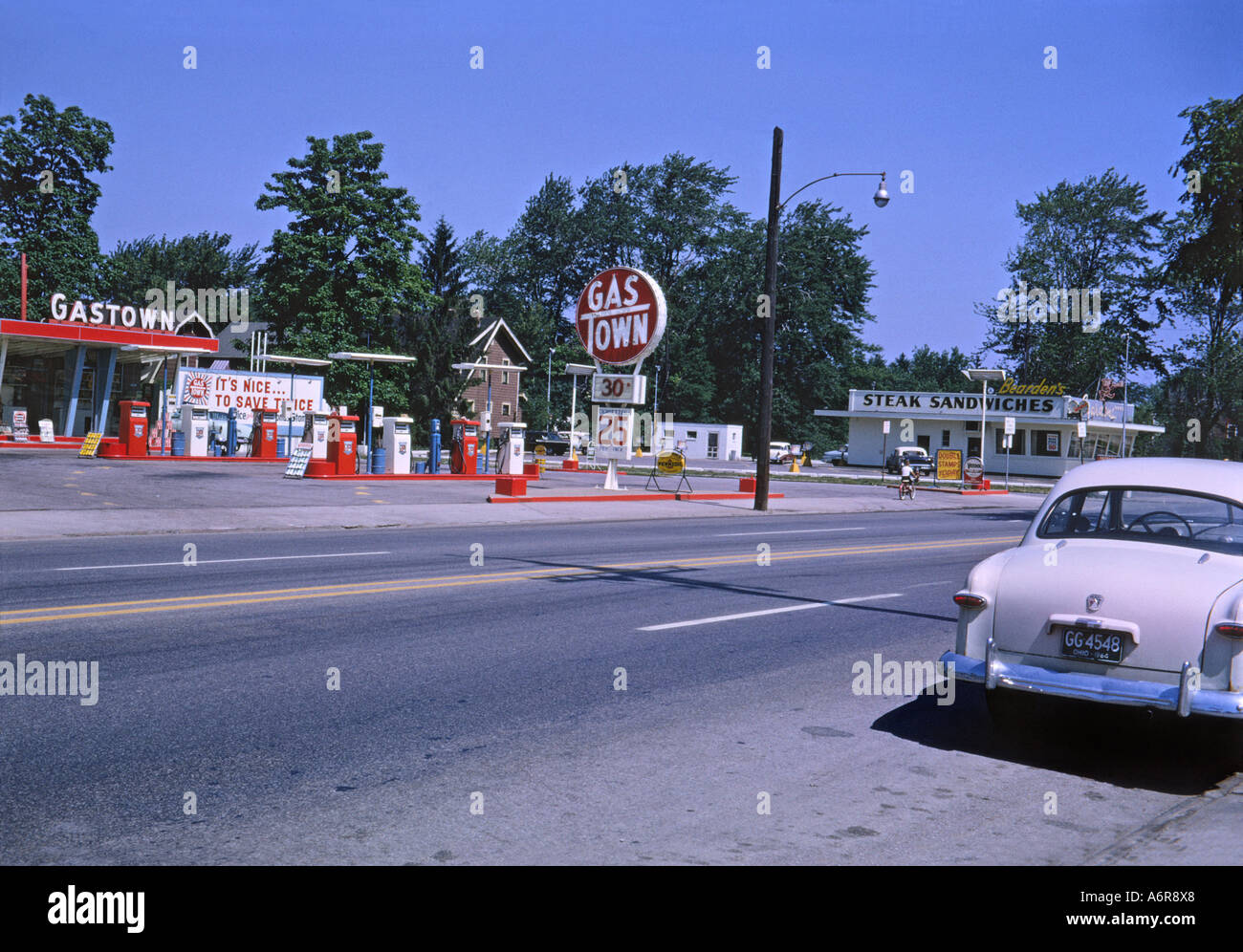 "Gas ^ Stadt"Tankstelle", ^ 1964,"Rocky River Drive", Cleveland, Ohio" Stockfoto