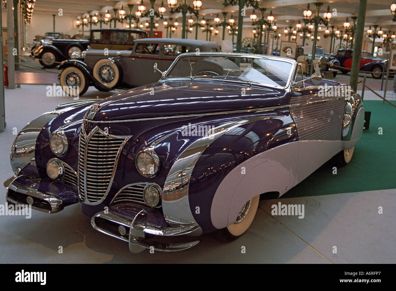 Oldtimer ausgestellt im National Schlumpf Automuseum in Mulhouse, Frankreich. Stockfoto