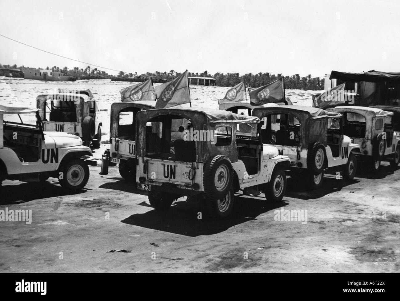 Politik, Vereinten Nationen (UN), Friedenstruppen, Fahrzeuge von UN-Beobachtern in El Qantara, Ägypten, 27.8.1969, Stockfoto