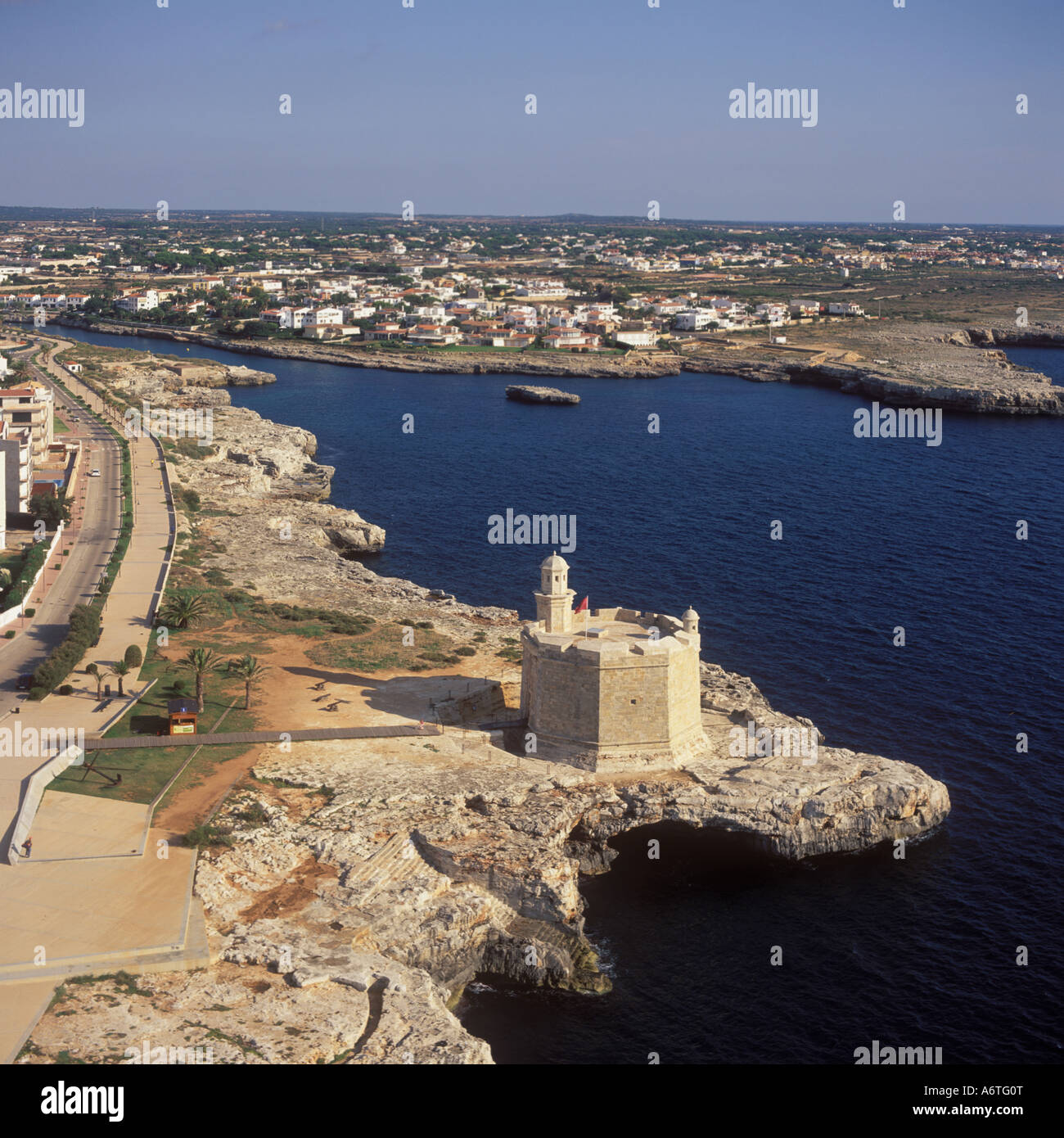 Luftbild - nach Südosten über das 17. Jahrhundert Burg von San Nicolas, Ciutadella / Ciudadella, Menorca / Minorca. Stockfoto