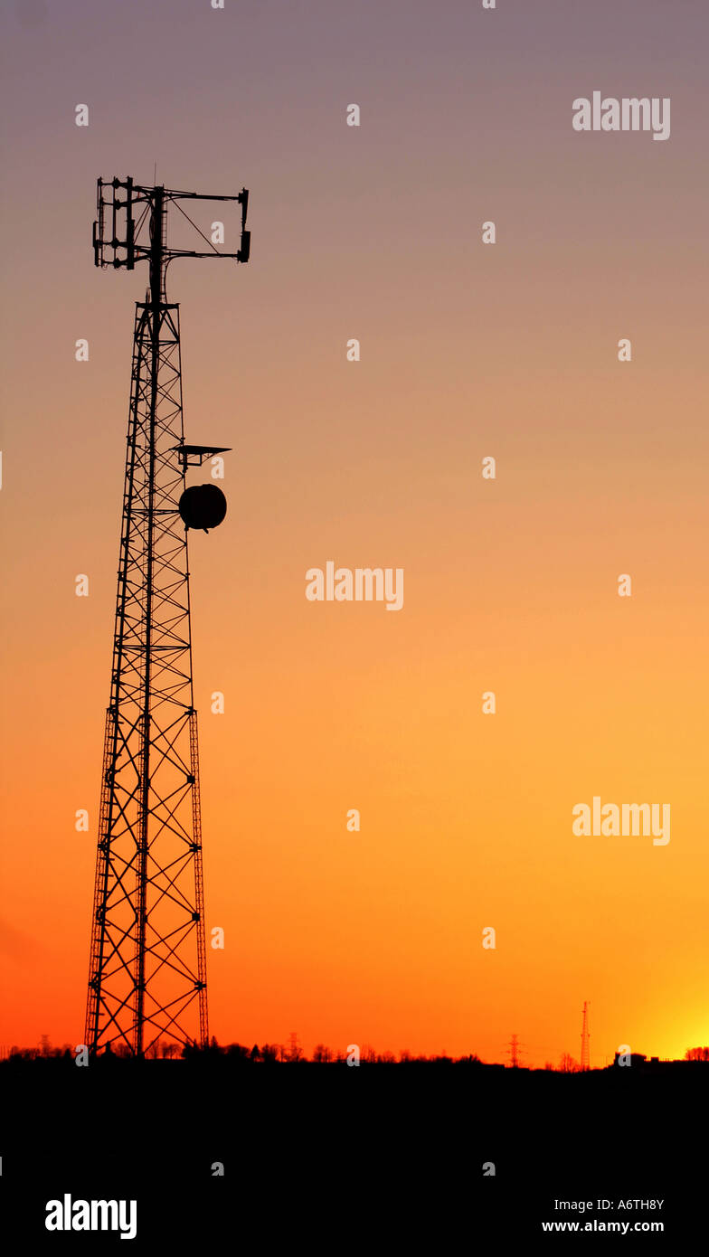 Cell Phone Tower Silhouette Stockfoto