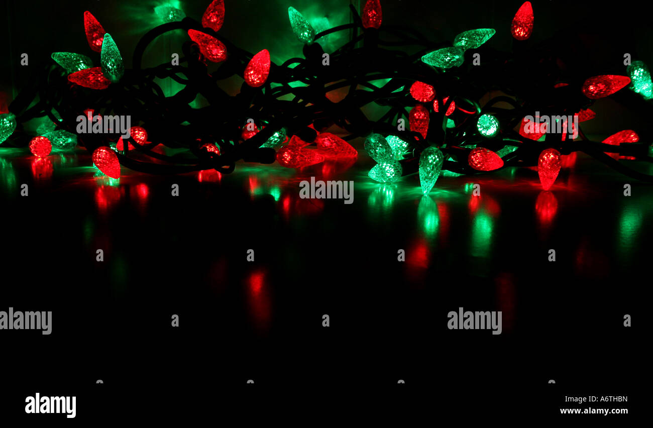 Rote und grüne Weihnachtsbeleuchtung Stockfoto