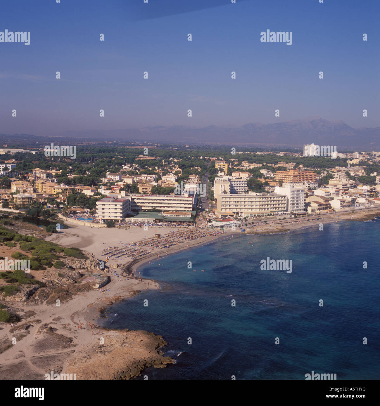 Luftaufnahme von Can Picafort (Son Baulo), Bucht von Alcudia, Nord-Ost-Mallorca, Balearische Inseln, Spanien. 20. September 2006. Stockfoto