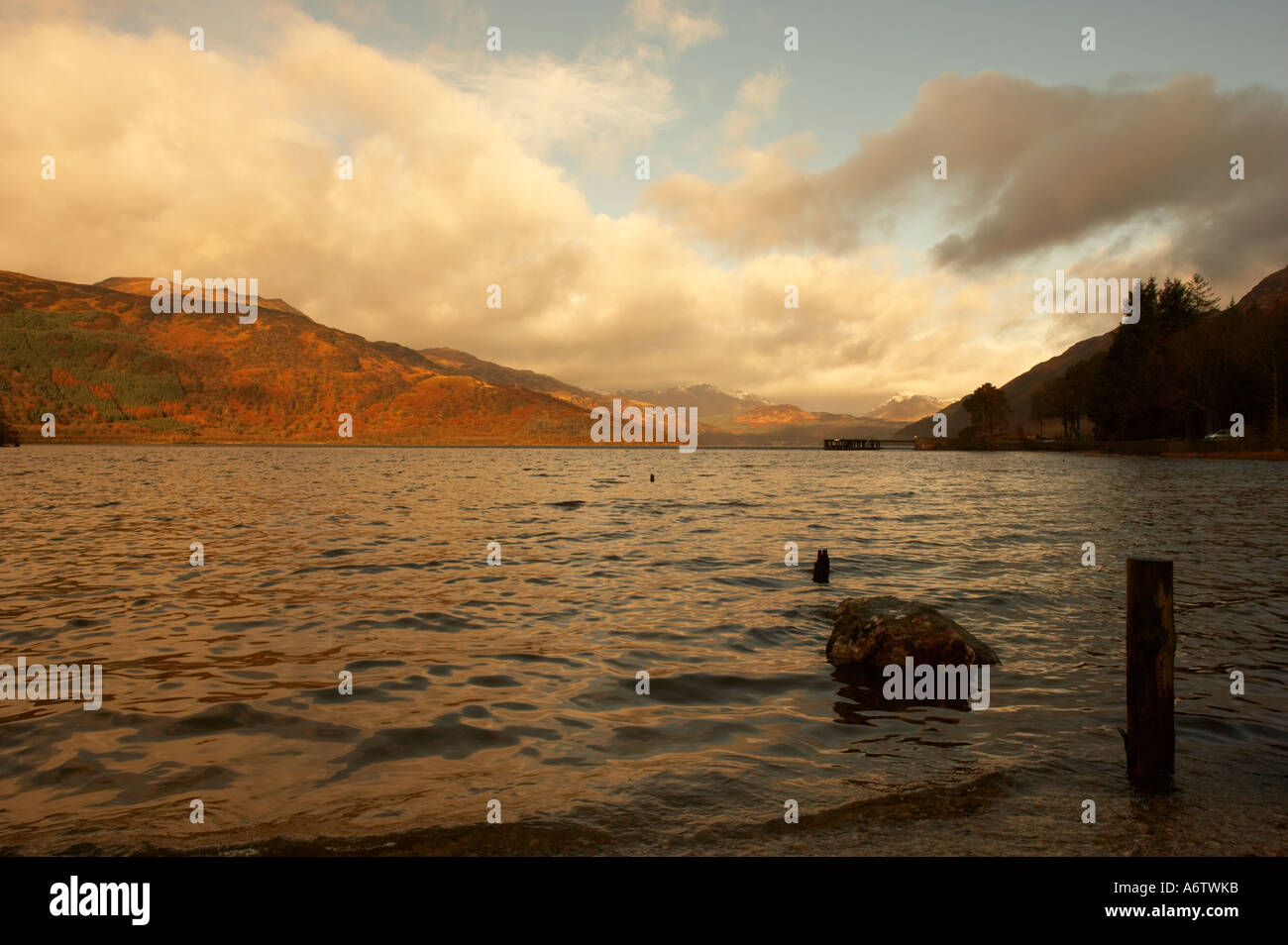 LOCH LOMOND VON ROWARDENNAN LODGE STIRLING, SCHOTTLAND Stockfoto