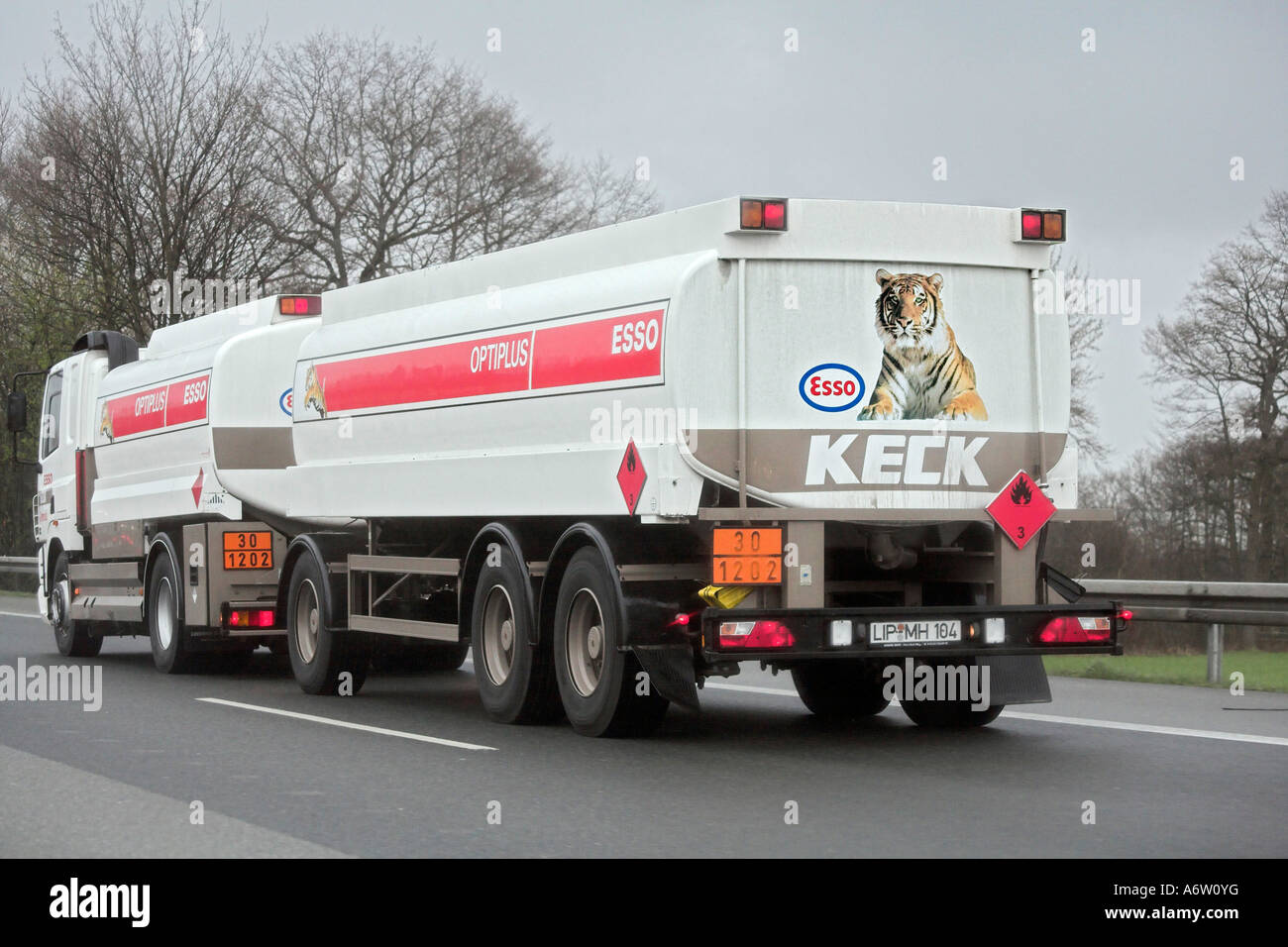 Tankwagen auf dem Motor-Weg Stockfoto