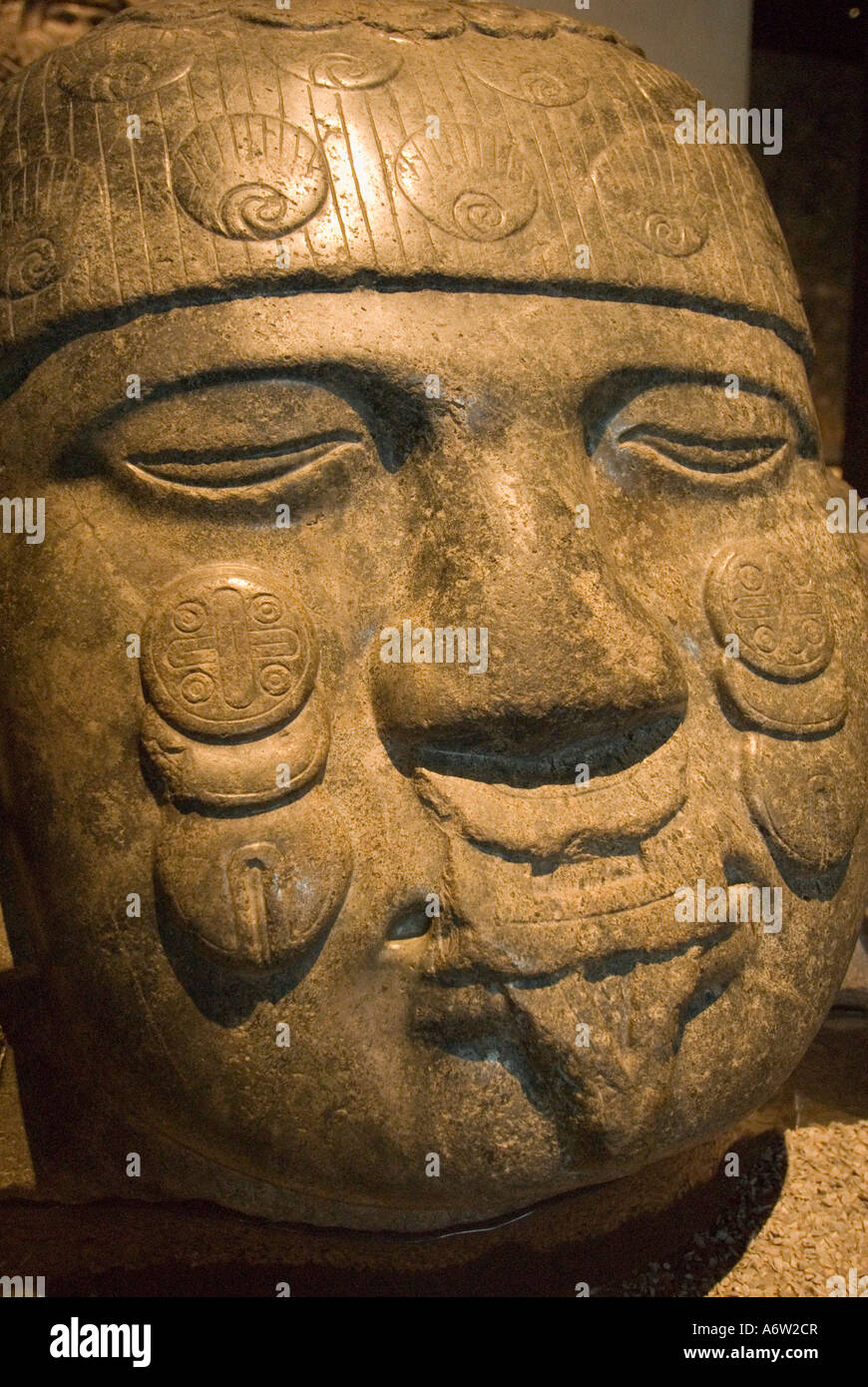 Vorspanischen Stonehead, Nationalmuseum für Anthropologie, Mexiko-Stadt, Mexiko Stockfoto