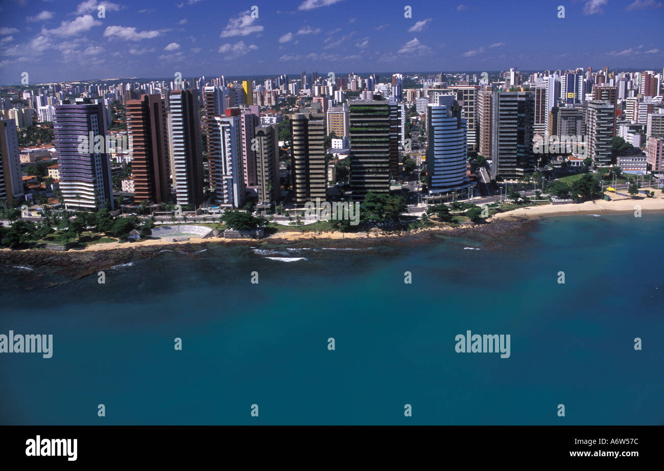 Stadt Fortaleza Bundesstaat Ceara Brasilien Aerial Anzeigen Urban Lansdcape Stadt Und Meer Mehrfamilienhauser Vor Dem Strand Hallo Stockfotografie Alamy