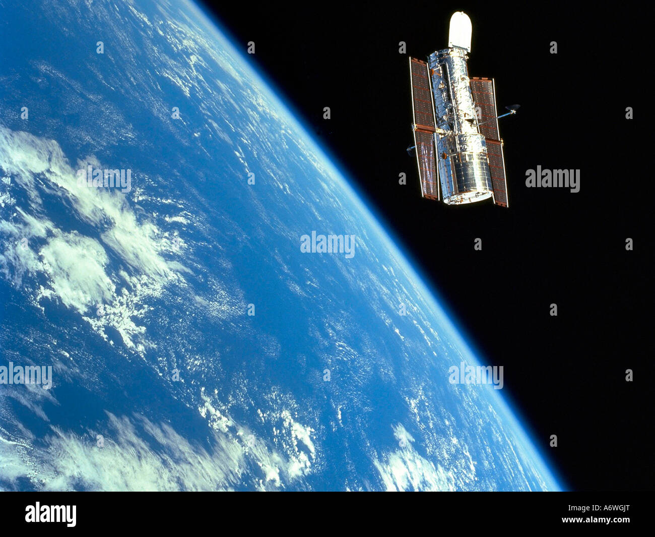 Hubble Space Telescope der NASA im Orbit über der Erde Stockfoto