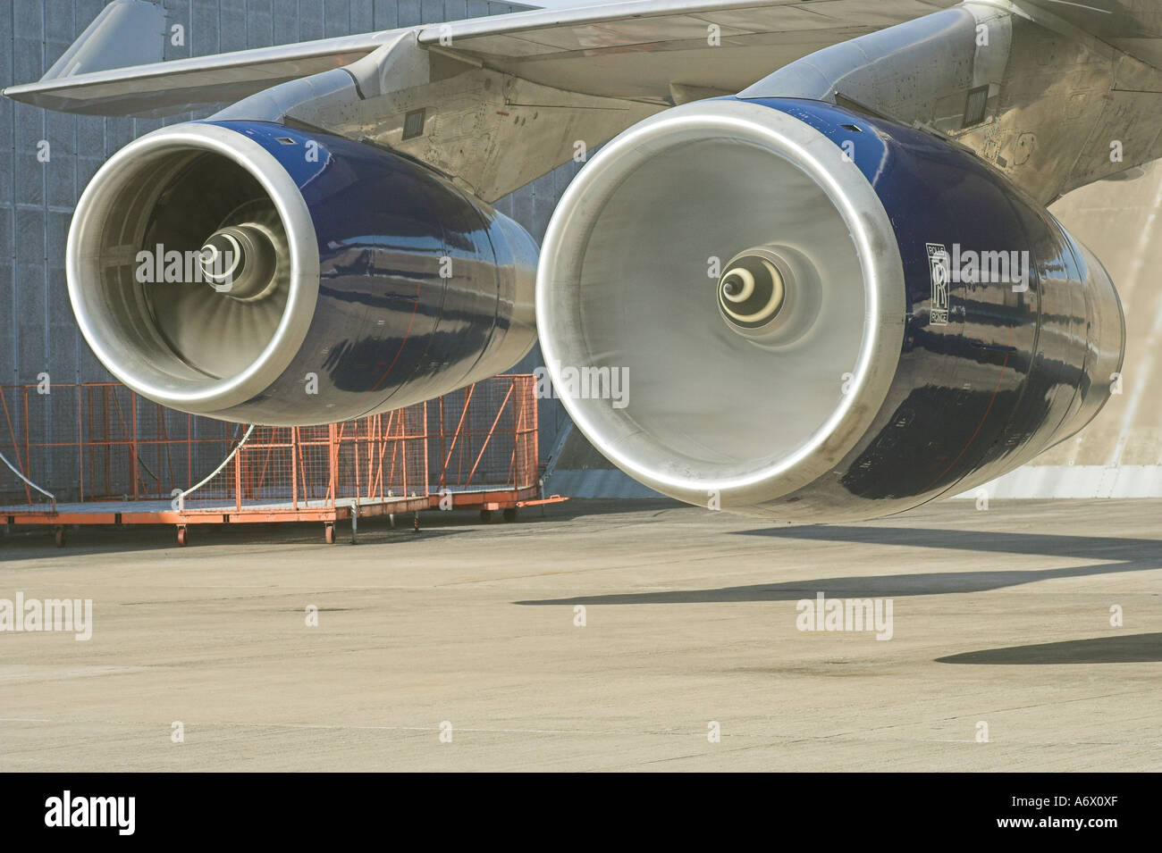 Turbogebläse Boeing 747 Jumbo Jet Aircraft Maintenance Cardiff internationaler Flughafen täglicher Vale von Glamorgan South Wales Stockfoto