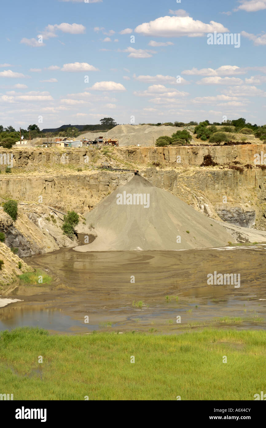 Die De Beers Diamond mine in Kimberley in Südafrika Erfülltsein mit neu verarbeitet mir Halde dump. Stockfoto