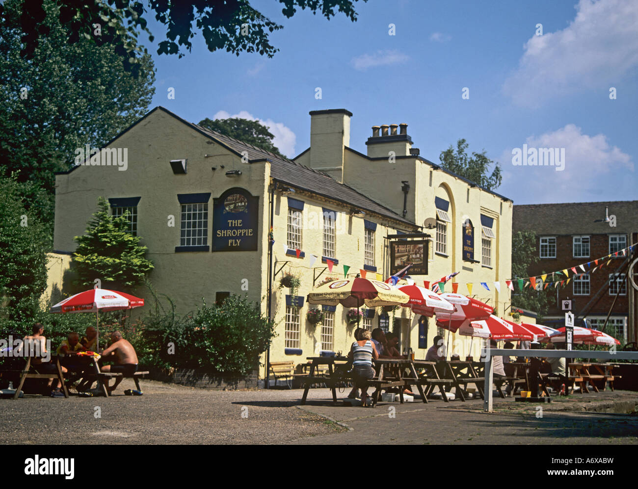AUDLEM CHESHIRE UK Juli die Shroppie Fliege ein Pub auf der Seite der Shropshire-Union-Kanal Stockfoto