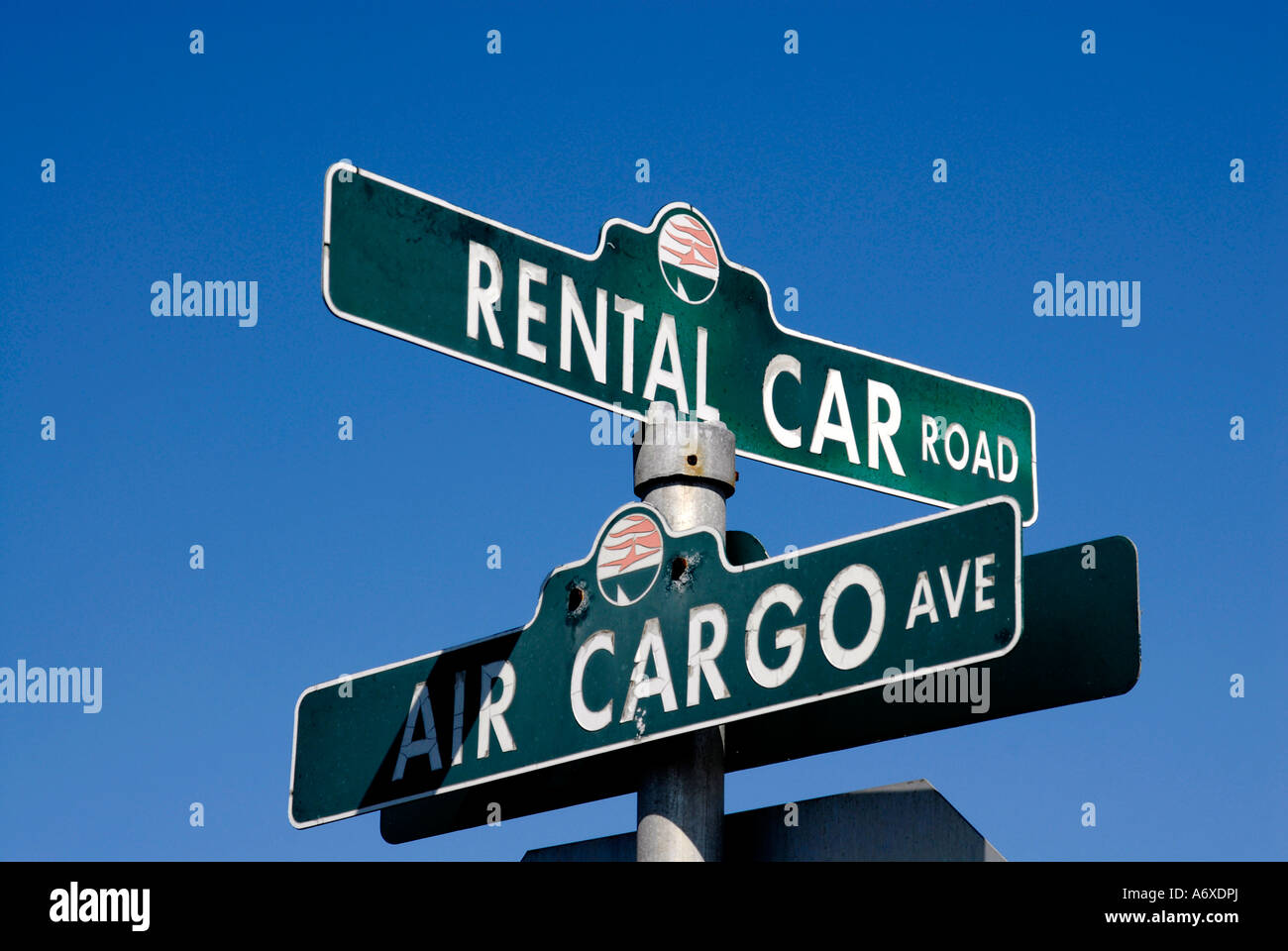 Vermietung Autostraße und Air Cargo Ave Street unterzeichnen Marker am Flughafen Sarasota Florida Stockfoto