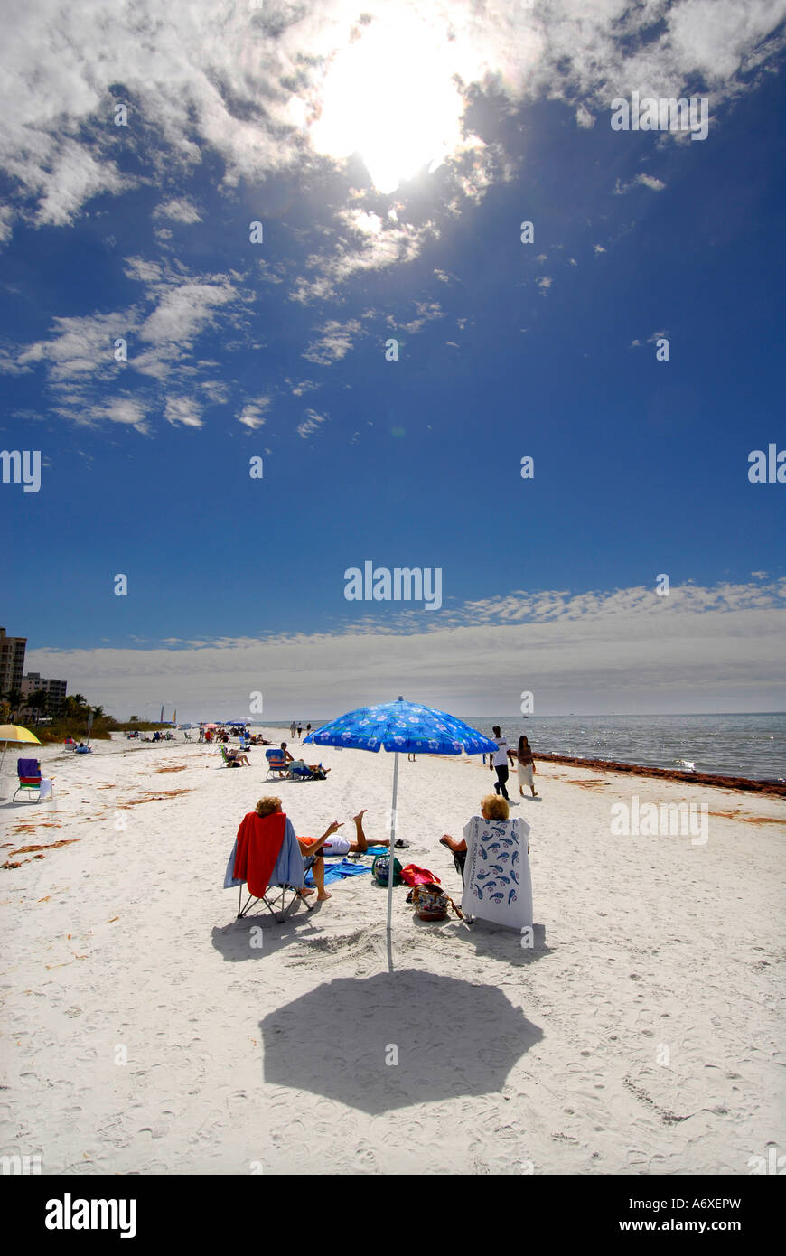 Fort Meyers Beach Florida FL ist ein beliebtes touristisches Snowbird Student Frühlingsurlaub Reiseziel Erholung und Urlaub Urlaub Stockfoto