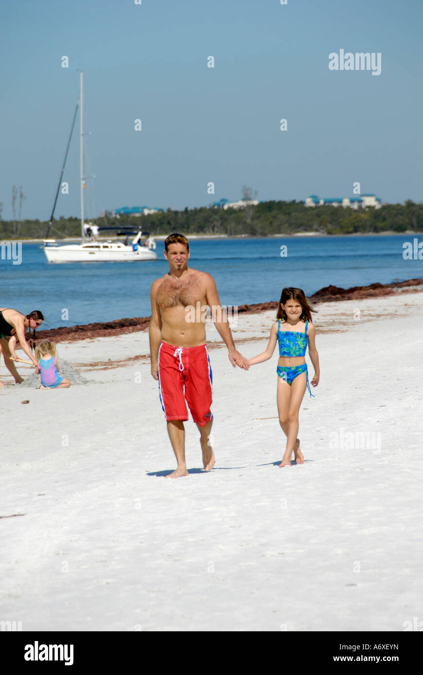 Fort Meyers Beach Florida FL ist ein beliebtes touristisches Snowbird Student Frühlingsurlaub Reiseziel Erholung und Urlaub Urlaub Stockfoto