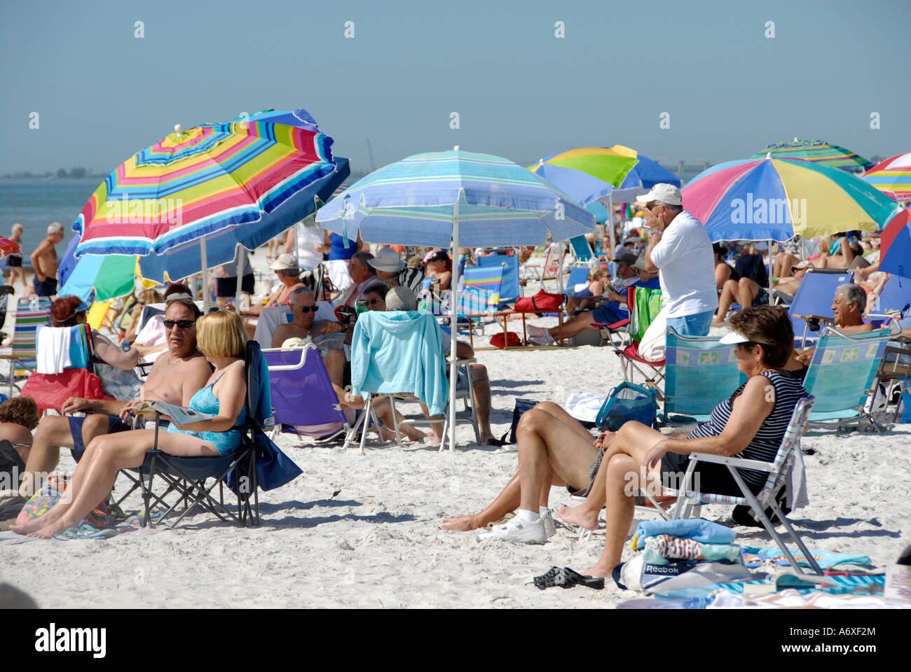 Fort Meyers Beach Florida FL ist ein beliebtes touristisches Snowbird Student Frühlingsurlaub Reiseziel Erholung und Urlaub Urlaub Stockfoto