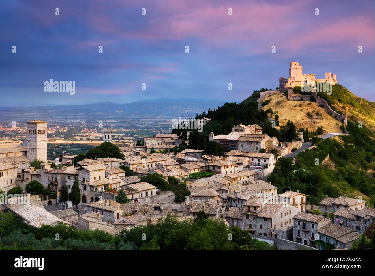 Rocca Maggiore im Morgenlicht Assisi Umbrien Italien Stockfoto