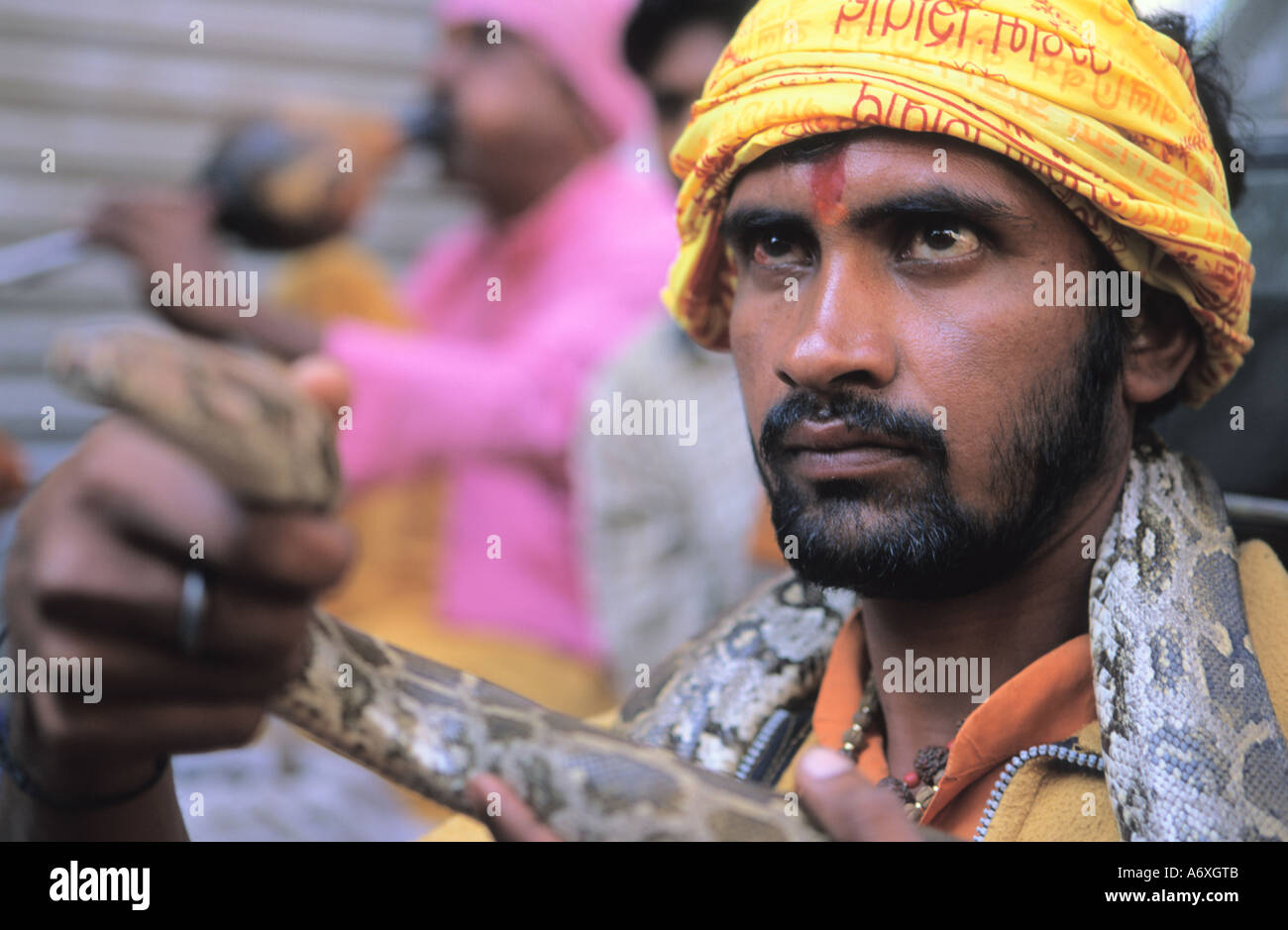 Schlange-Charmeur aus Indien mit Schlange Showoff in Thamel Kathmandu-Nepal Stockfoto
