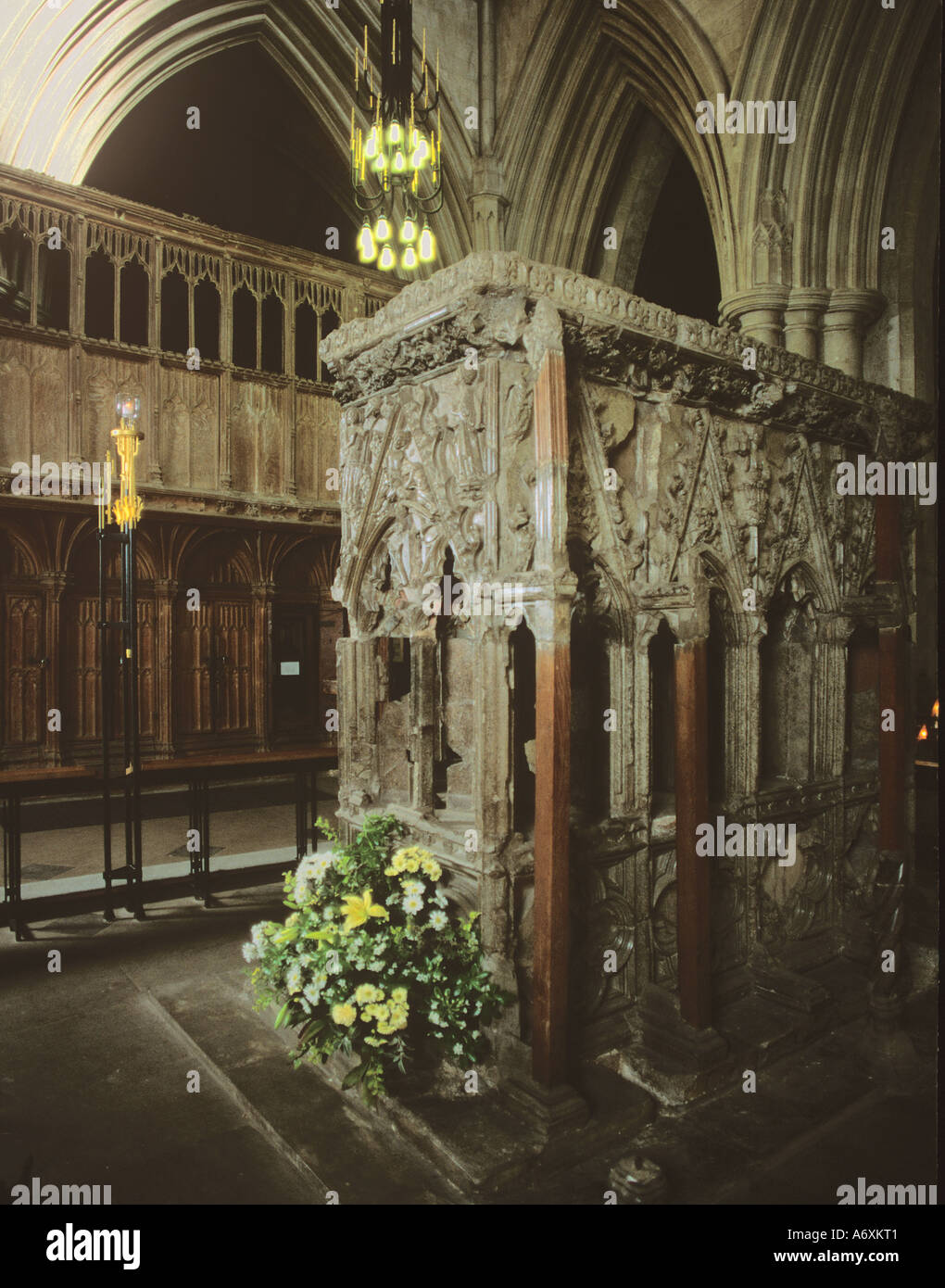 Der Schrein von St. Alban mit beobachten Loft hinter St Albans Kathedrale Hertfordshire Stockfoto