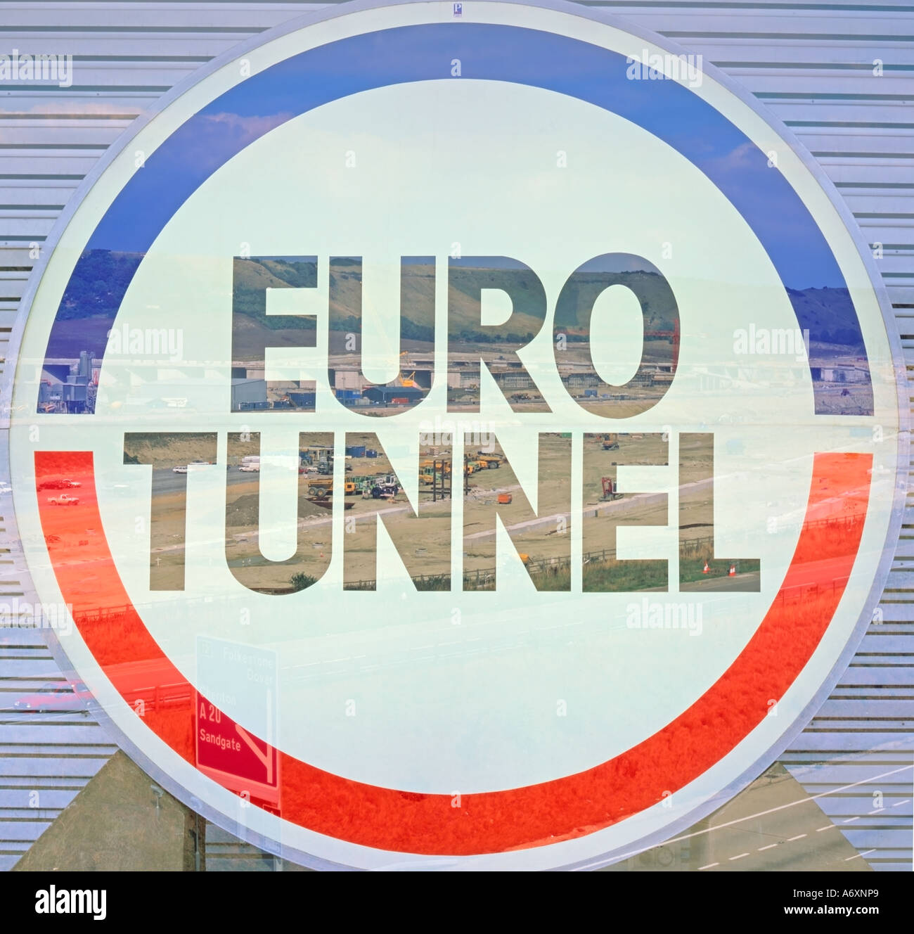 Eurotunnelschild, Kanaltunnelbau bei Folkestone, Eurotunnel Le Shuttle, Cheriton, Kent, England, Großbritannien Stockfoto