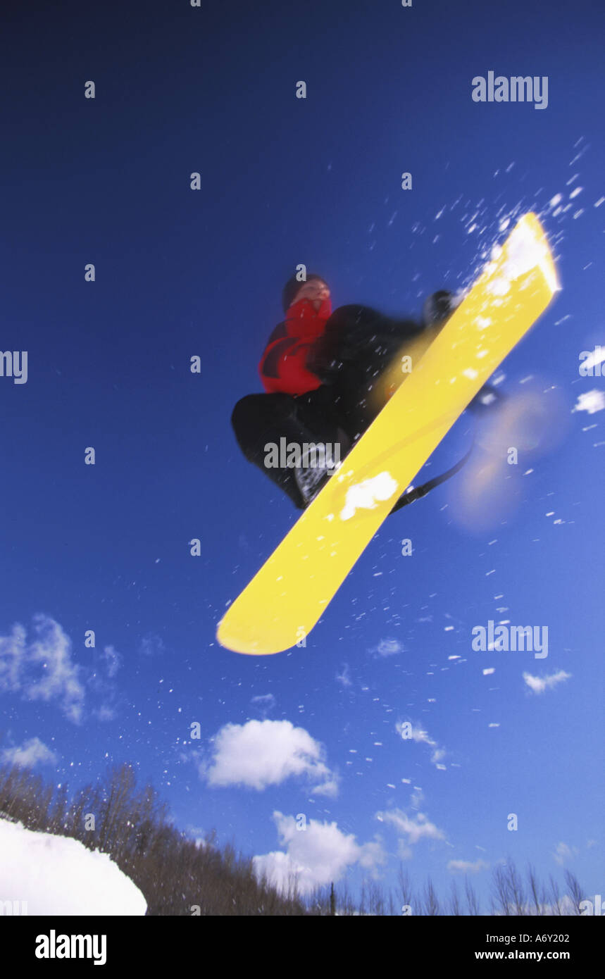 Snowboarder in der Luft in Anchorage Winter SC AK Stockfoto
