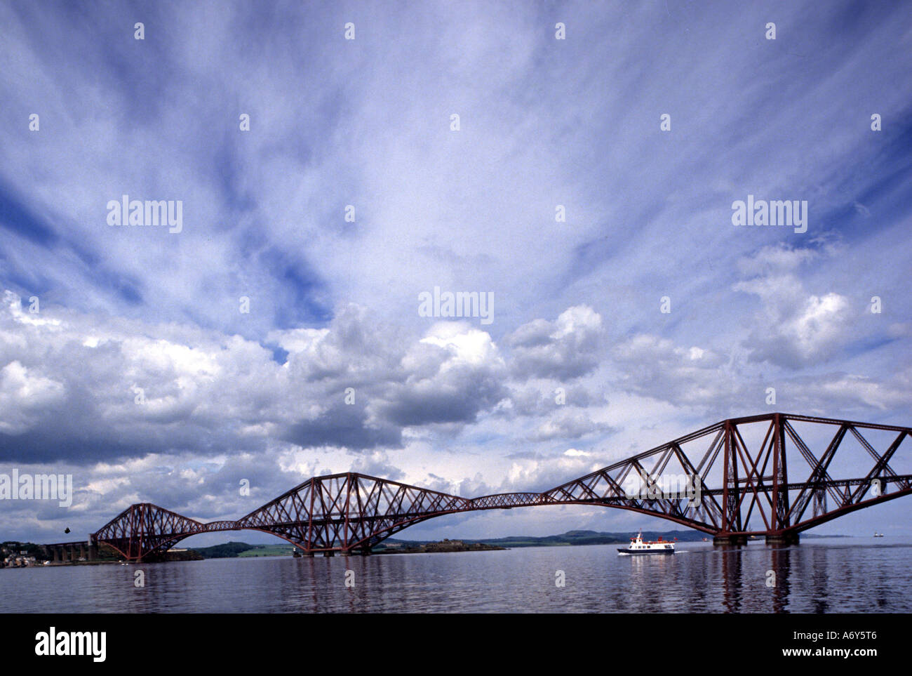 Weiter Bridge Edinburgh Schottland Schottland Himmel Fluss Stockfoto