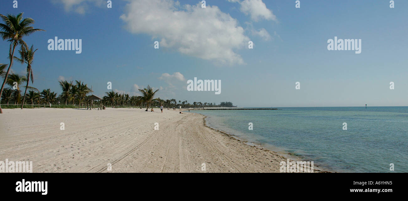 Florida Keys unglaubliche Aussicht unendlich endlos Wasser Straße große Wasser Strand Meer Amerika Amerika Strand Strände Küste Stockfoto