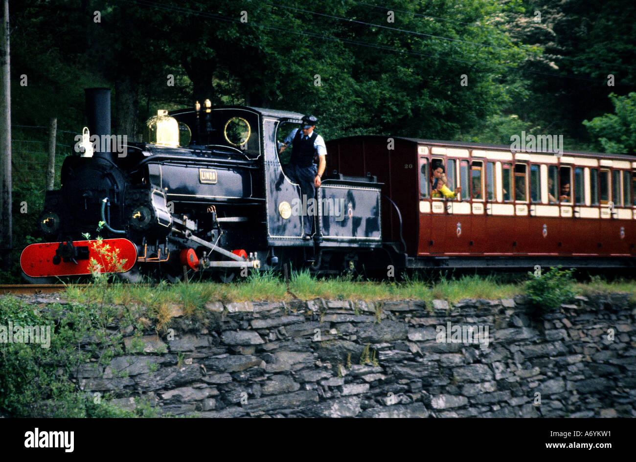 North Wales Dampfmaschine Zug Locomotive Eisenbahnschiene Stockfoto