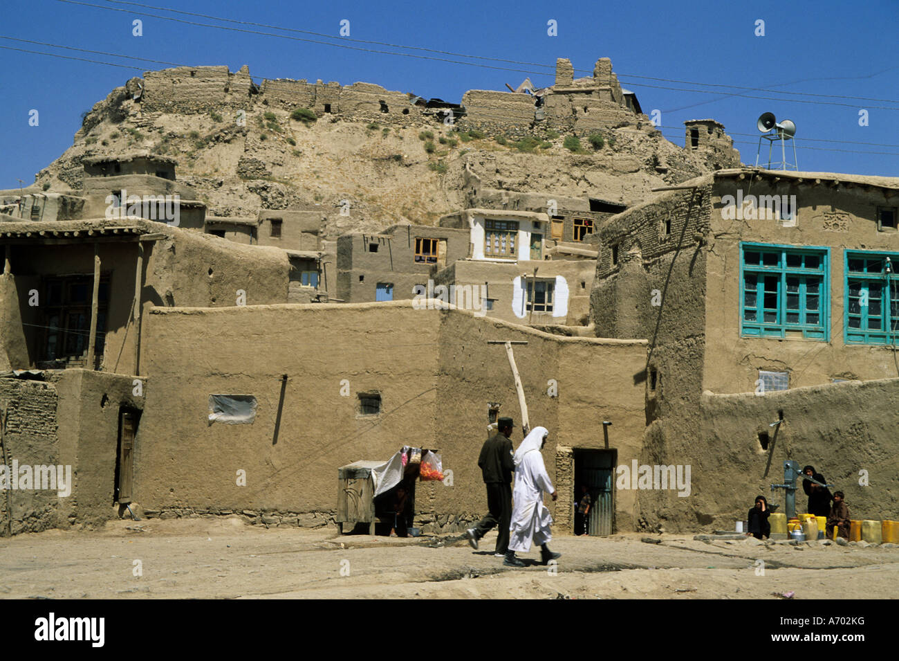 Häuser innerhalb der alten Stadtmauer unterhalb der Zitadelle umgebaut, da dessen Zerstörung im ersten Anglo-Afghanischen Krieg als eine Mil verwendet Stockfoto