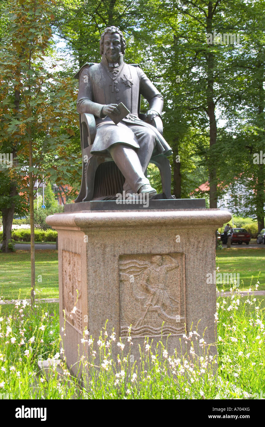 Eine Statue von Esaias Tegnér Tegner im Dom Park. Im Park Linné Linne Linnaeus. Vaxjo Stadt. Smaland Region. Schweden, Europa. Stockfoto