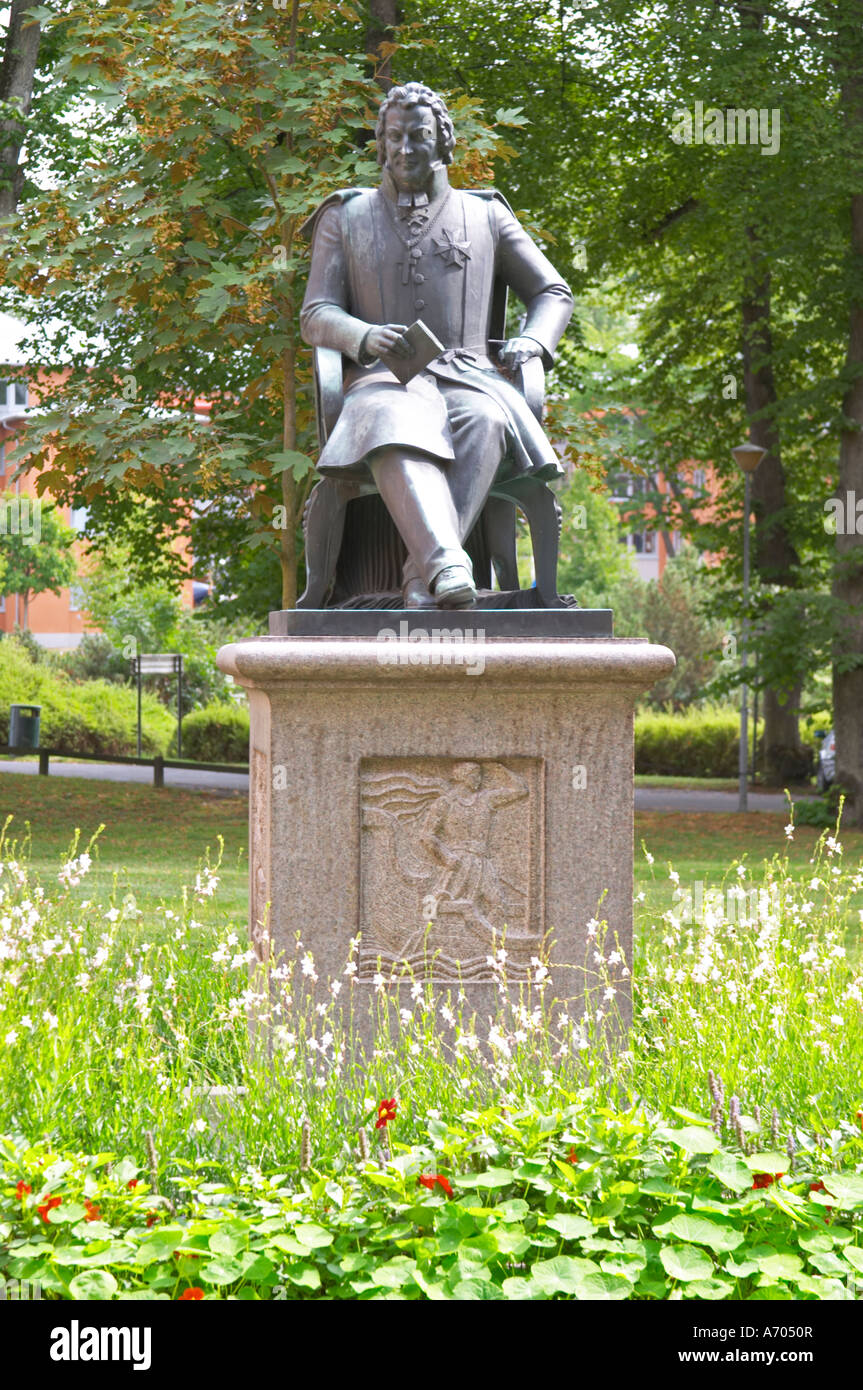 Eine Statue von Esaias Tegnér Tegner im Dom Park. Im Park Linné Linne