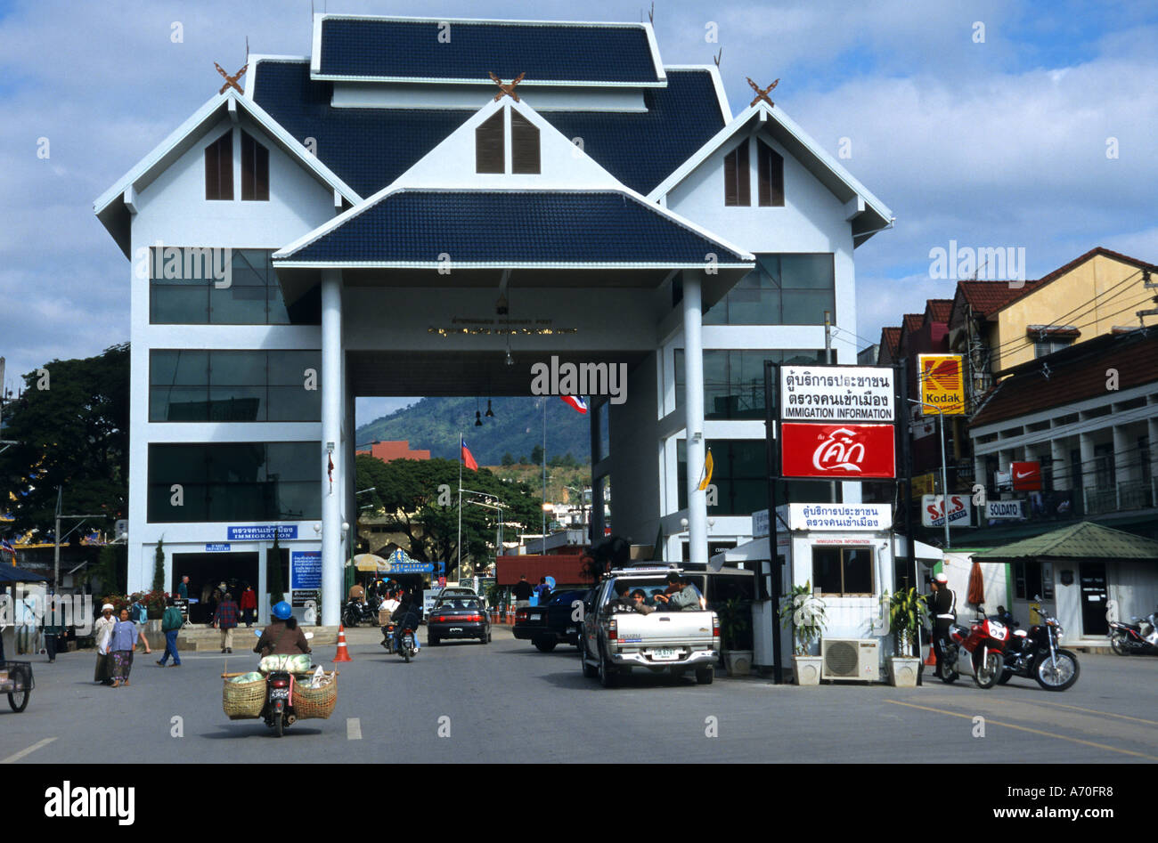 Brücke über den Mai Sai River bildet die Grenze von Mai Sai in Thailand Stockfoto